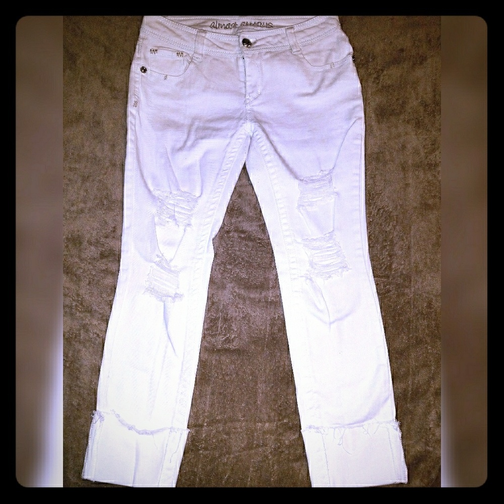 Almost Famous white distressed denim capri
